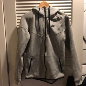 Nike sportswear tech fleece